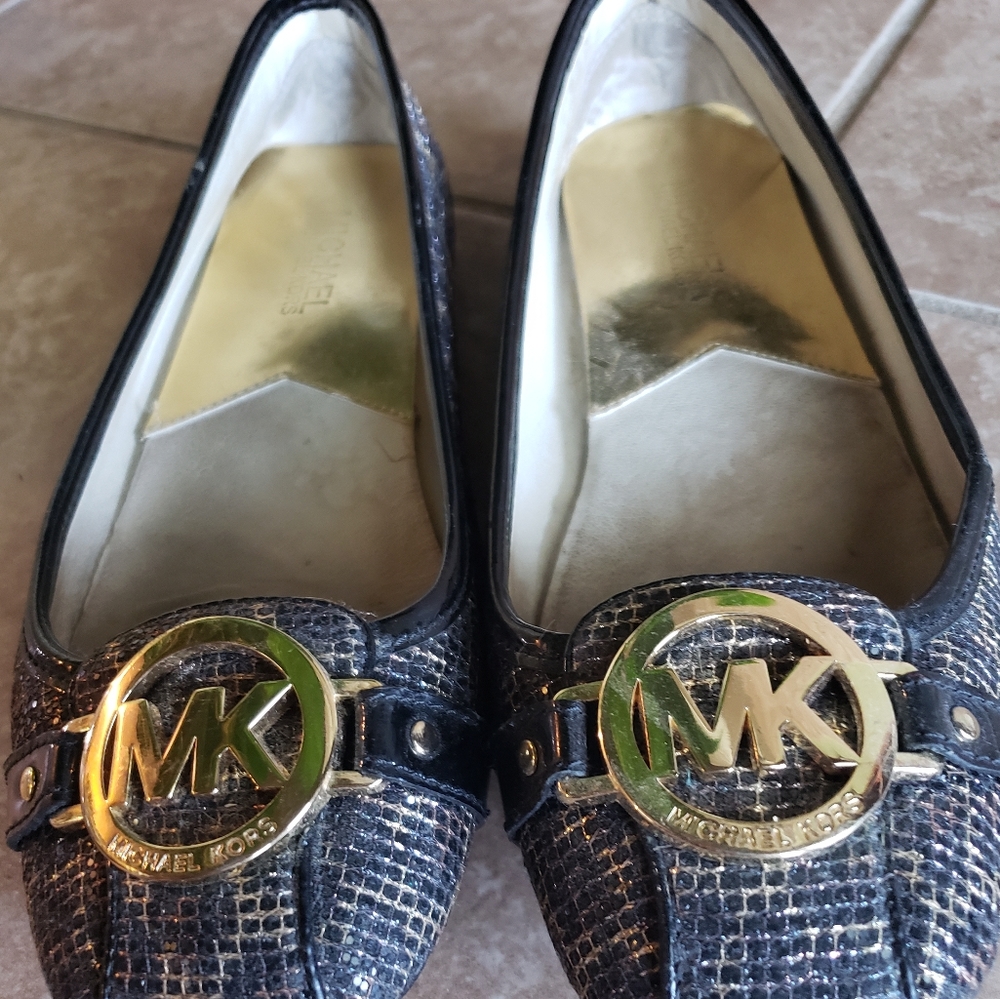 Michael Kors Black/Gold Fulton Moc flats size 7